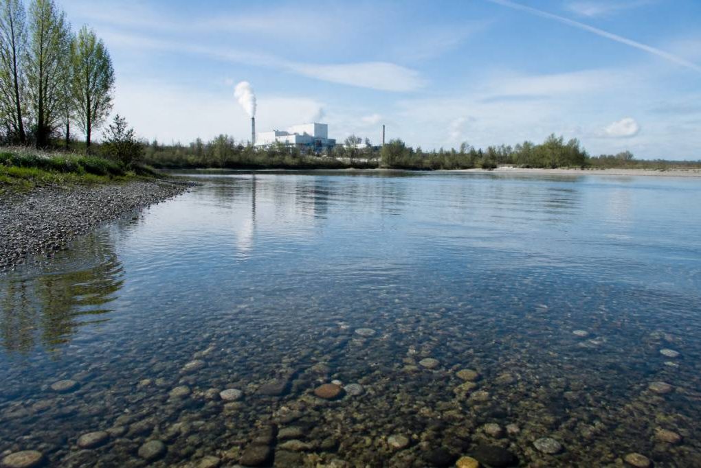 Acide nitrique et pfas en Suisse : quels risques pour l’eau ?